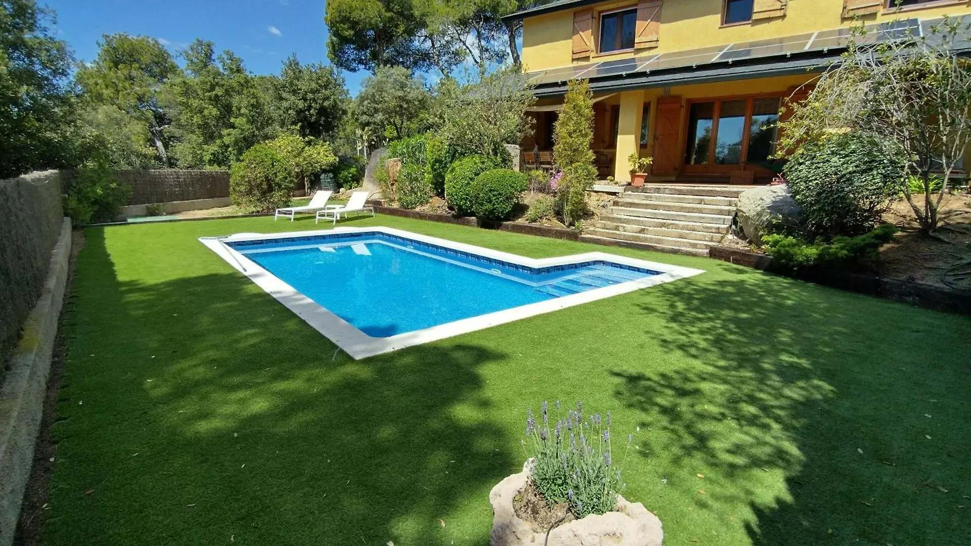 Semesterbostad Casa Feliz Villa Sant Cebrià de Vallalta
